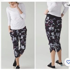 BNWT’S. Lululemon Tranquil Crop